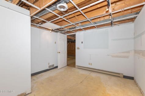 237 Long Meadow Lane Schenectady NY 12306