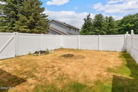 237 Long Meadow Lane Schenectady NY 12306