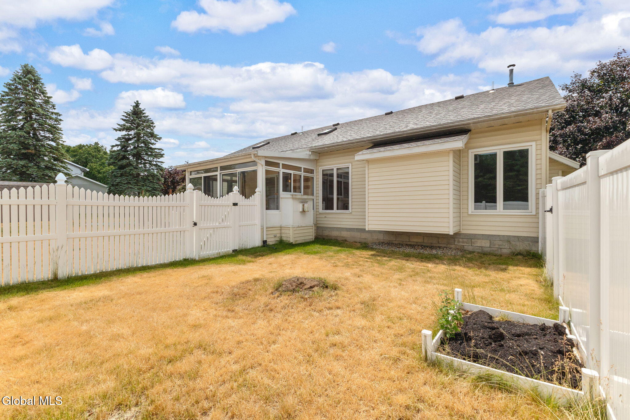 237 Long Meadow Lane Schenectady NY 12306