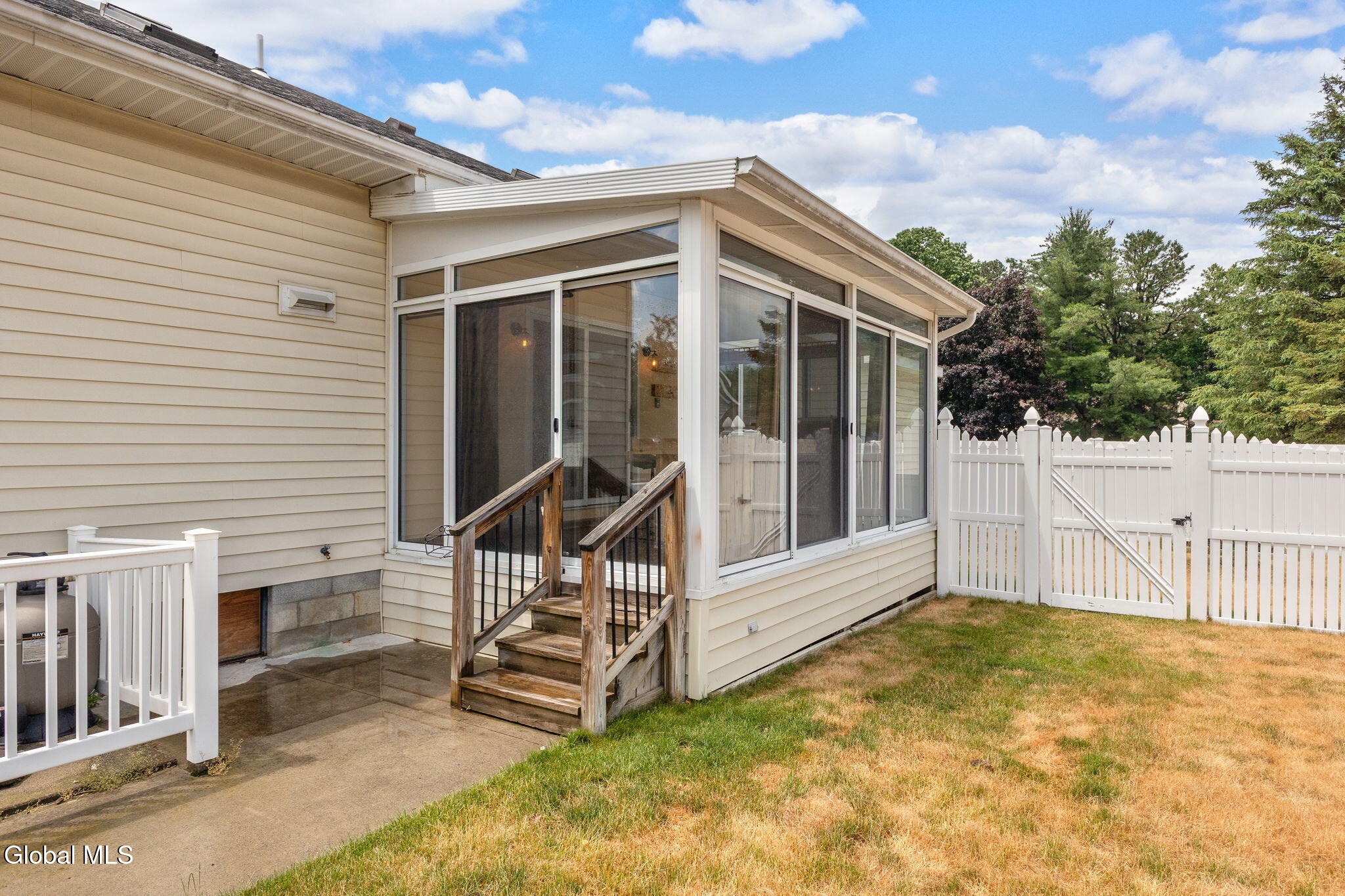 237 Long Meadow Lane Schenectady NY 12306