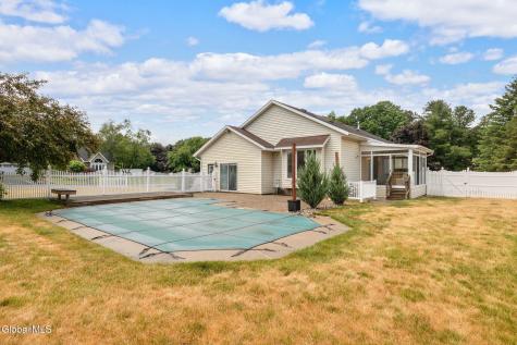 237 Long Meadow Lane Schenectady NY 12306