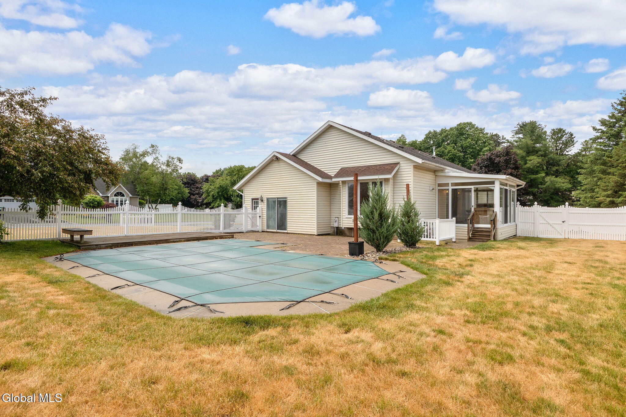 237 Long Meadow Lane Schenectady NY 12306