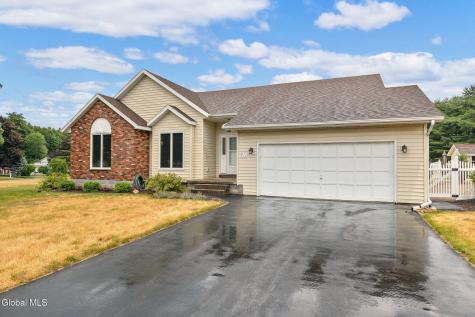 237 Long Meadow Lane Schenectady NY 12306