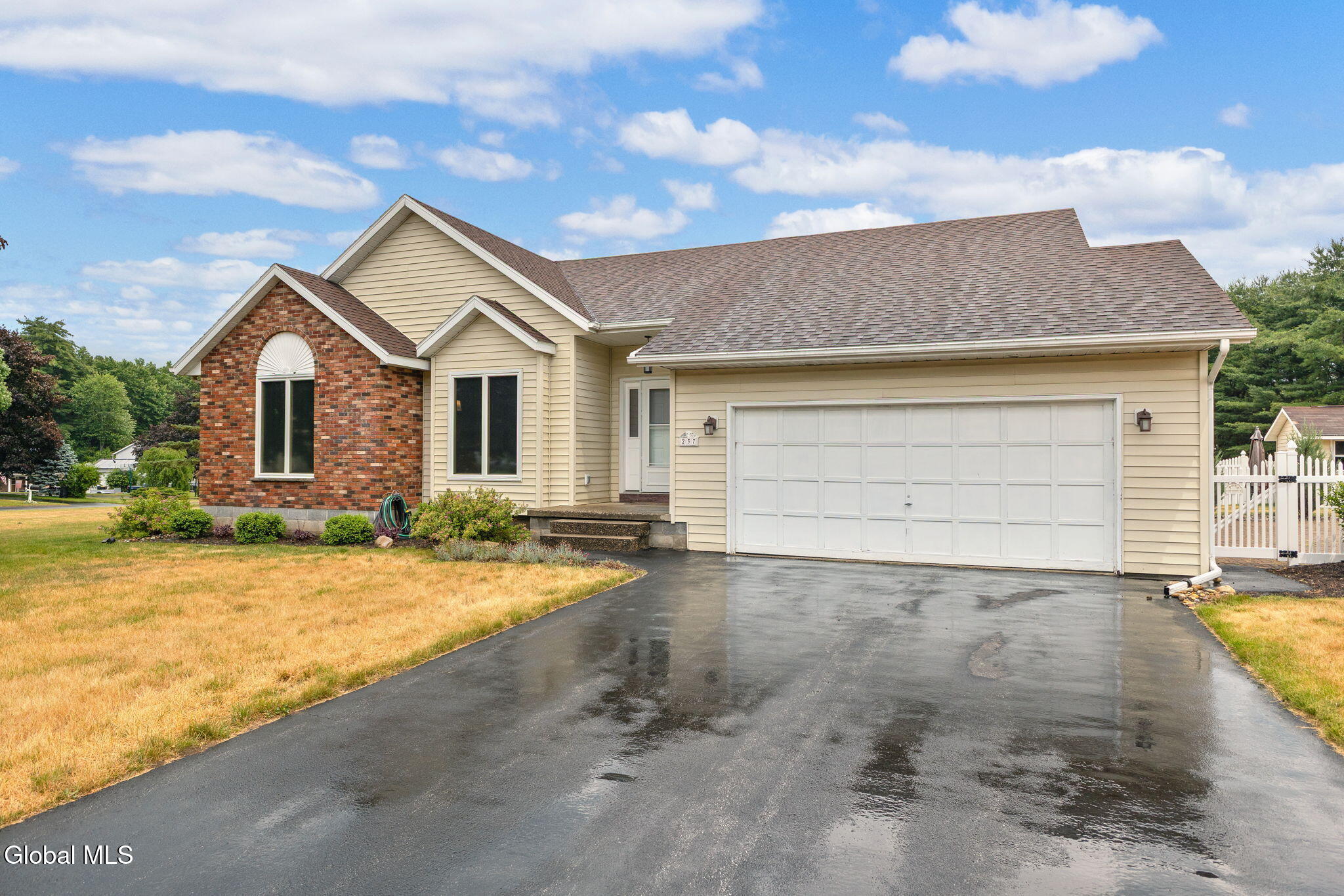 237 Long Meadow Lane Schenectady NY 12306