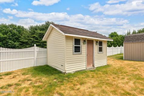 237 Long Meadow Lane Schenectady NY 12306