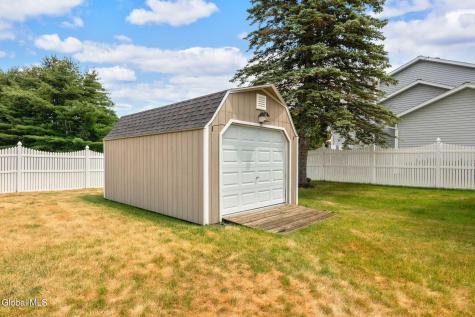 237 Long Meadow Lane Schenectady NY 12306