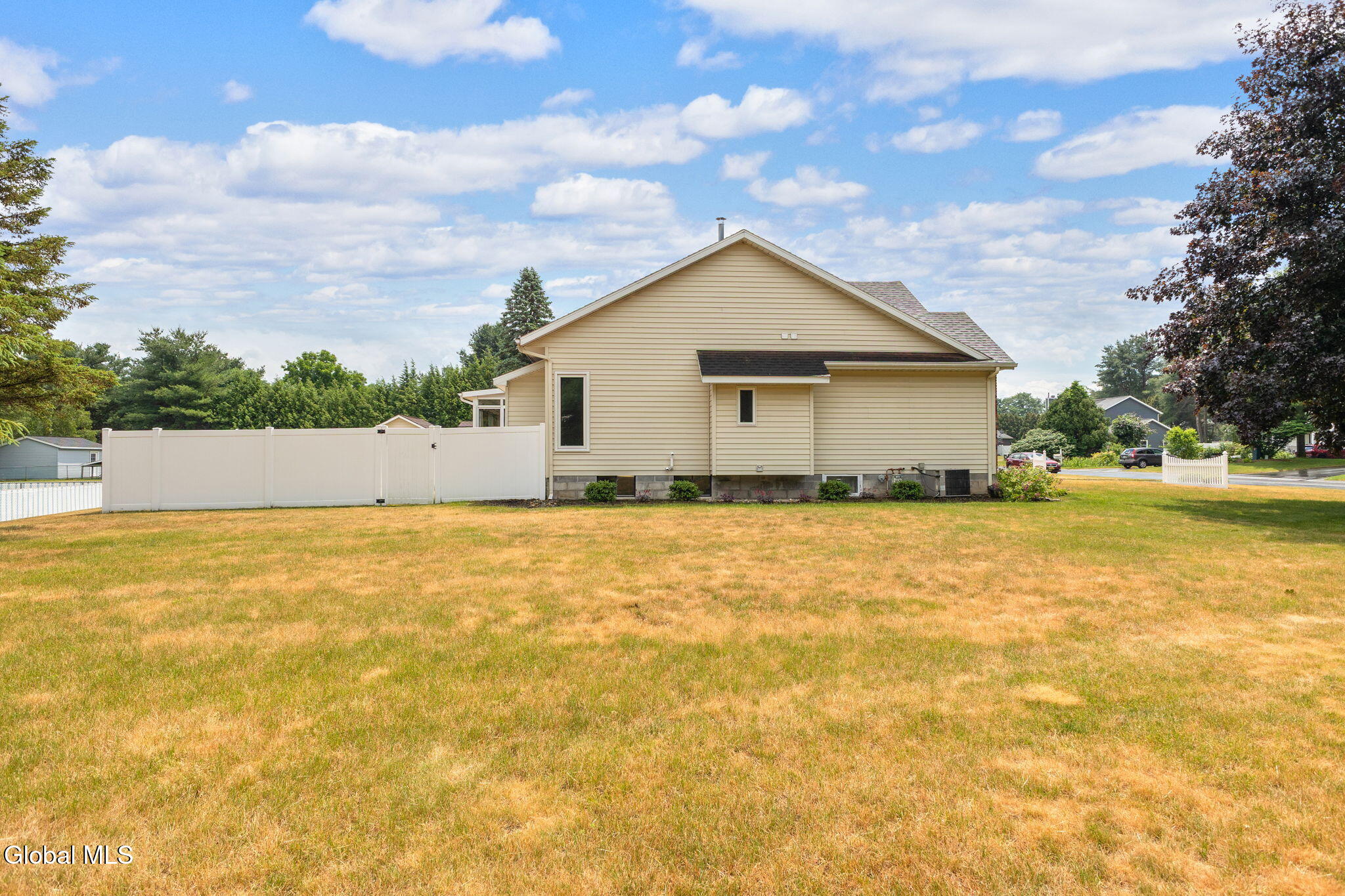 237 Long Meadow Lane Schenectady NY 12306