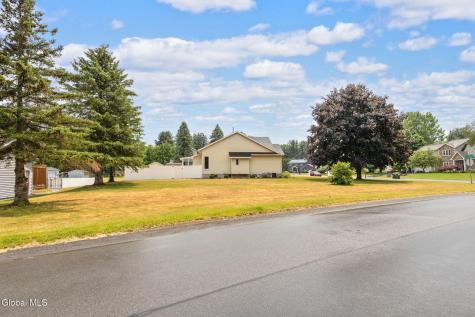 237 Long Meadow Lane Schenectady NY 12306