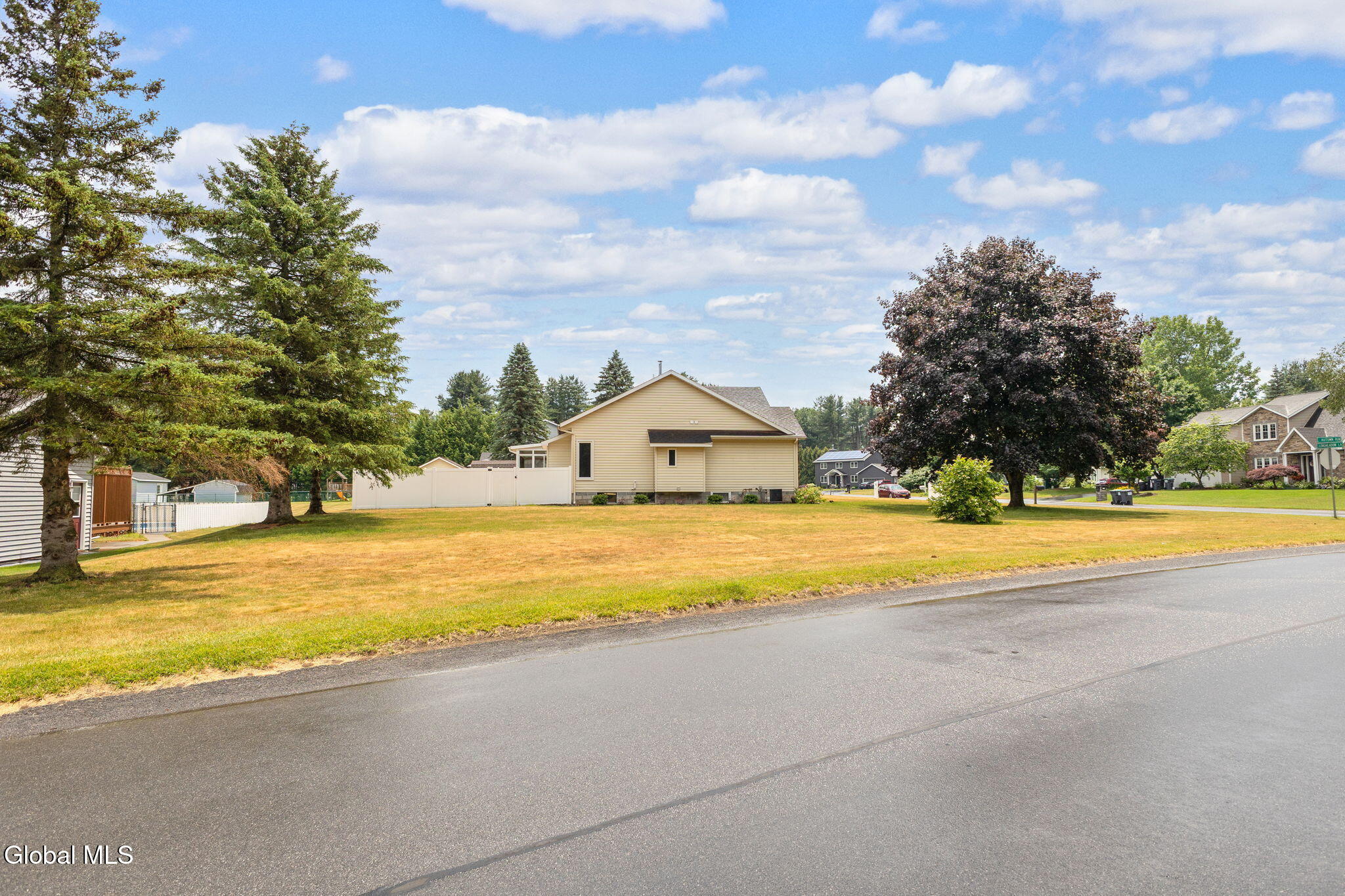 237 Long Meadow Lane Schenectady NY 12306