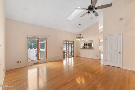 237 Long Meadow Lane Schenectady NY 12306