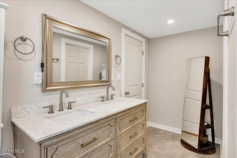 178 Speigletown Road Troy NY 12182