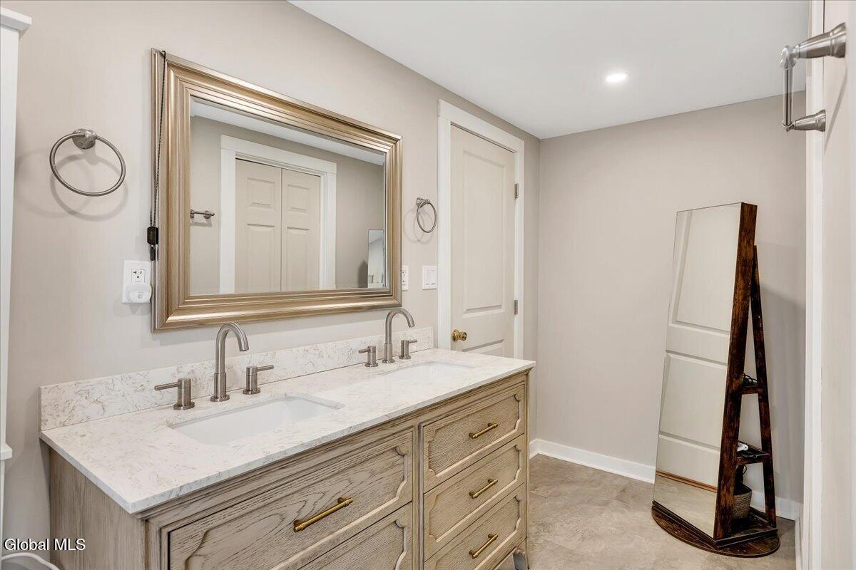 178 Speigletown Road Troy NY 12182