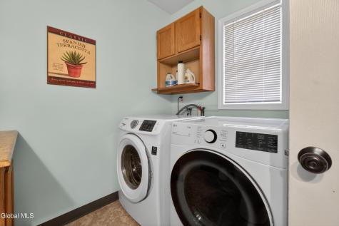 7 Gloucester Street Clifton Park NY 12065