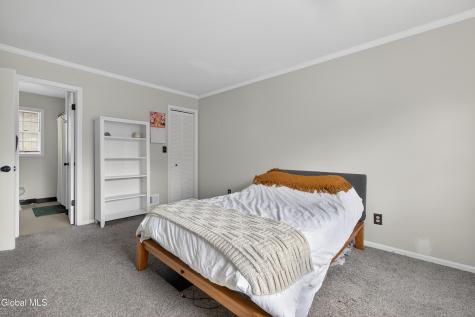 7 Gloucester Street Clifton Park NY 12065
