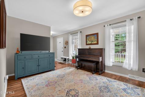 7 Gloucester Street Clifton Park NY 12065