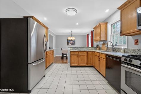 7 Gloucester Street Clifton Park NY 12065