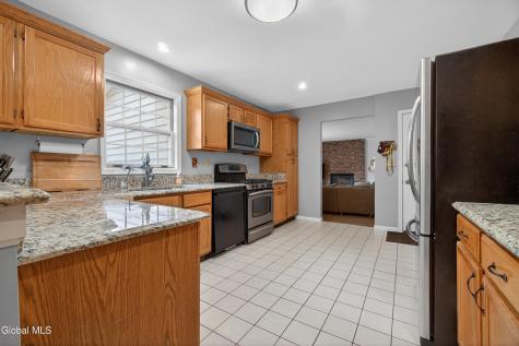 7 Gloucester Street Clifton Park NY 12065