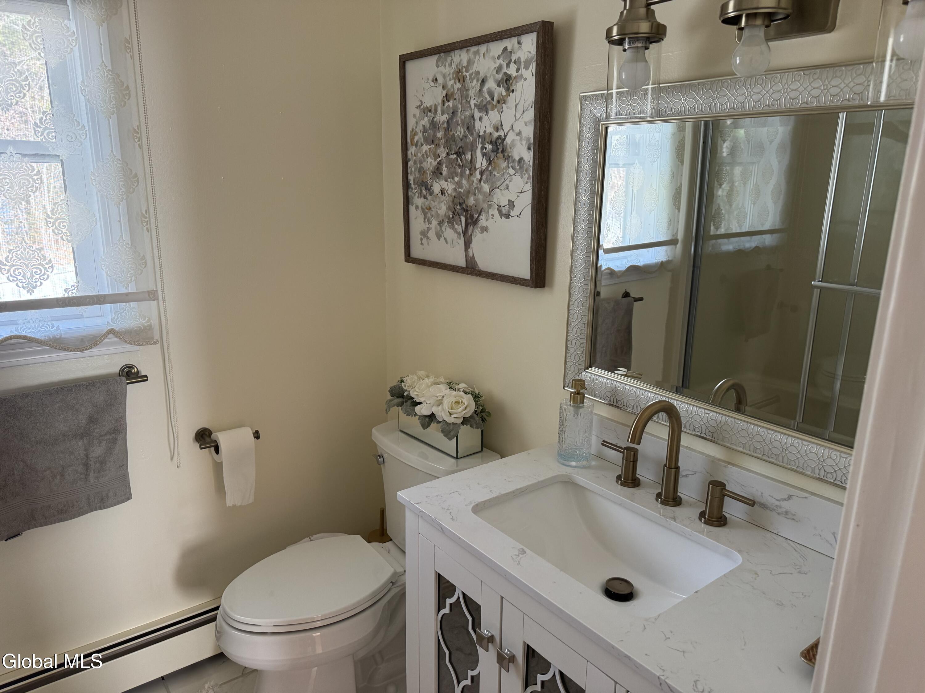 20 Queens Lane Queensbury NY 12804