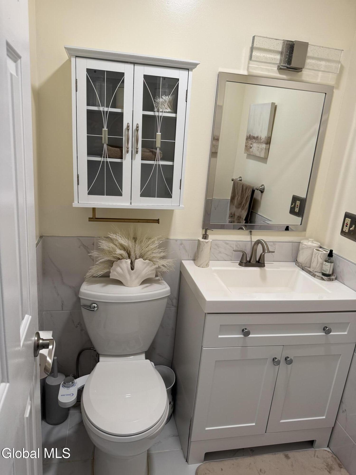 20 Queens Lane Queensbury NY 12804