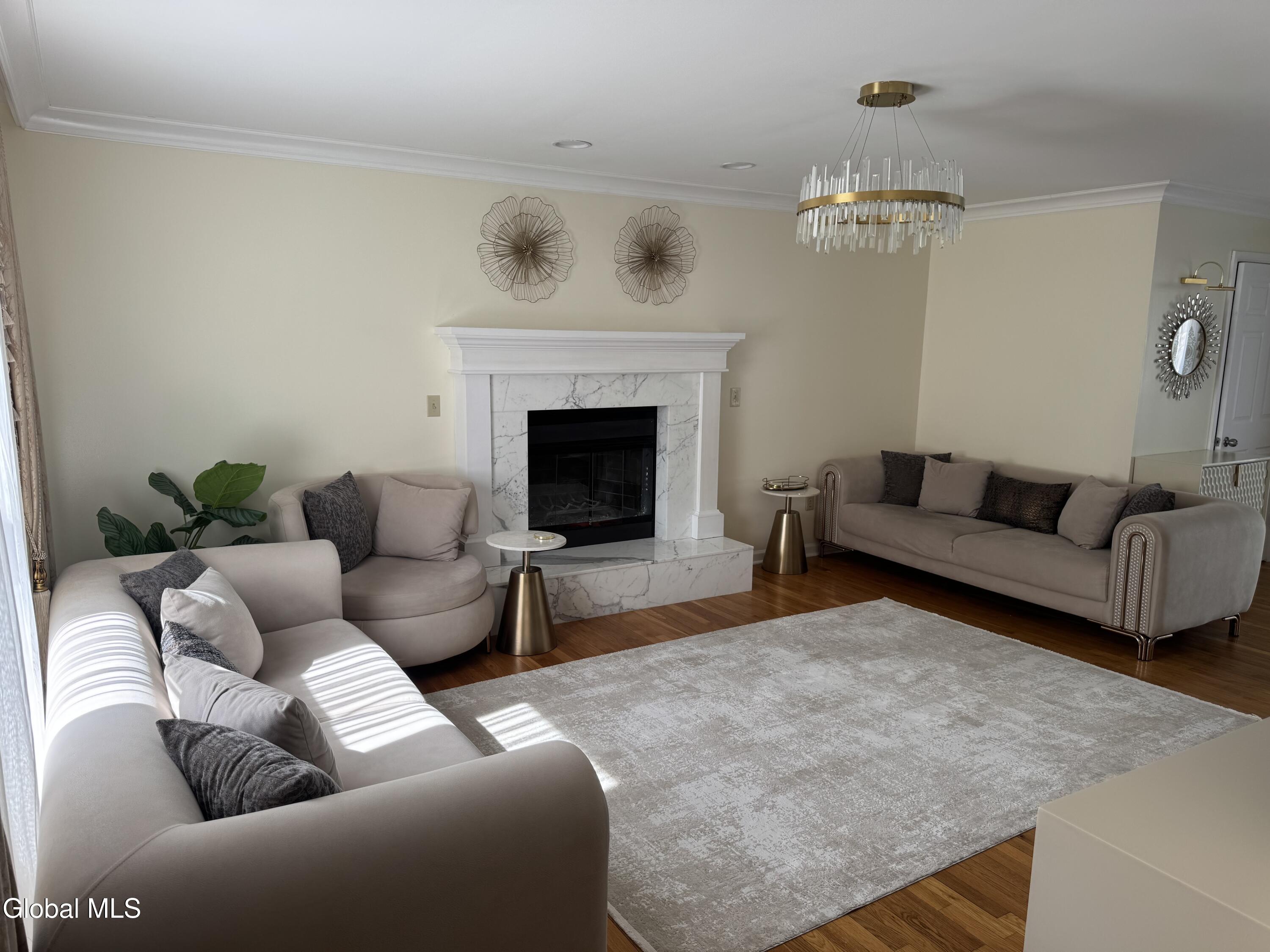 20 Queens Lane Queensbury NY 12804