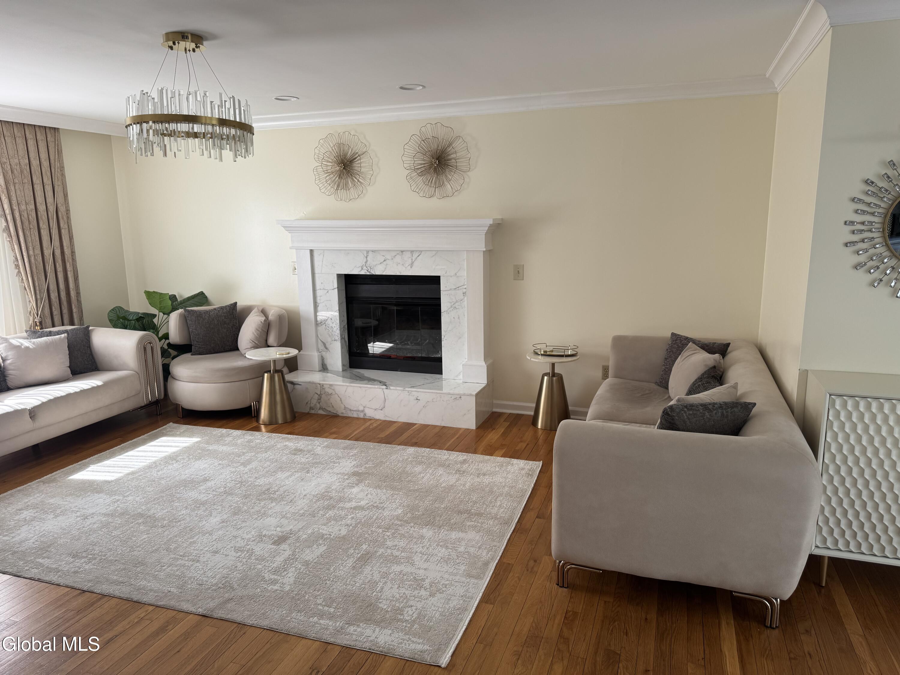 20 Queens Lane Queensbury NY 12804
