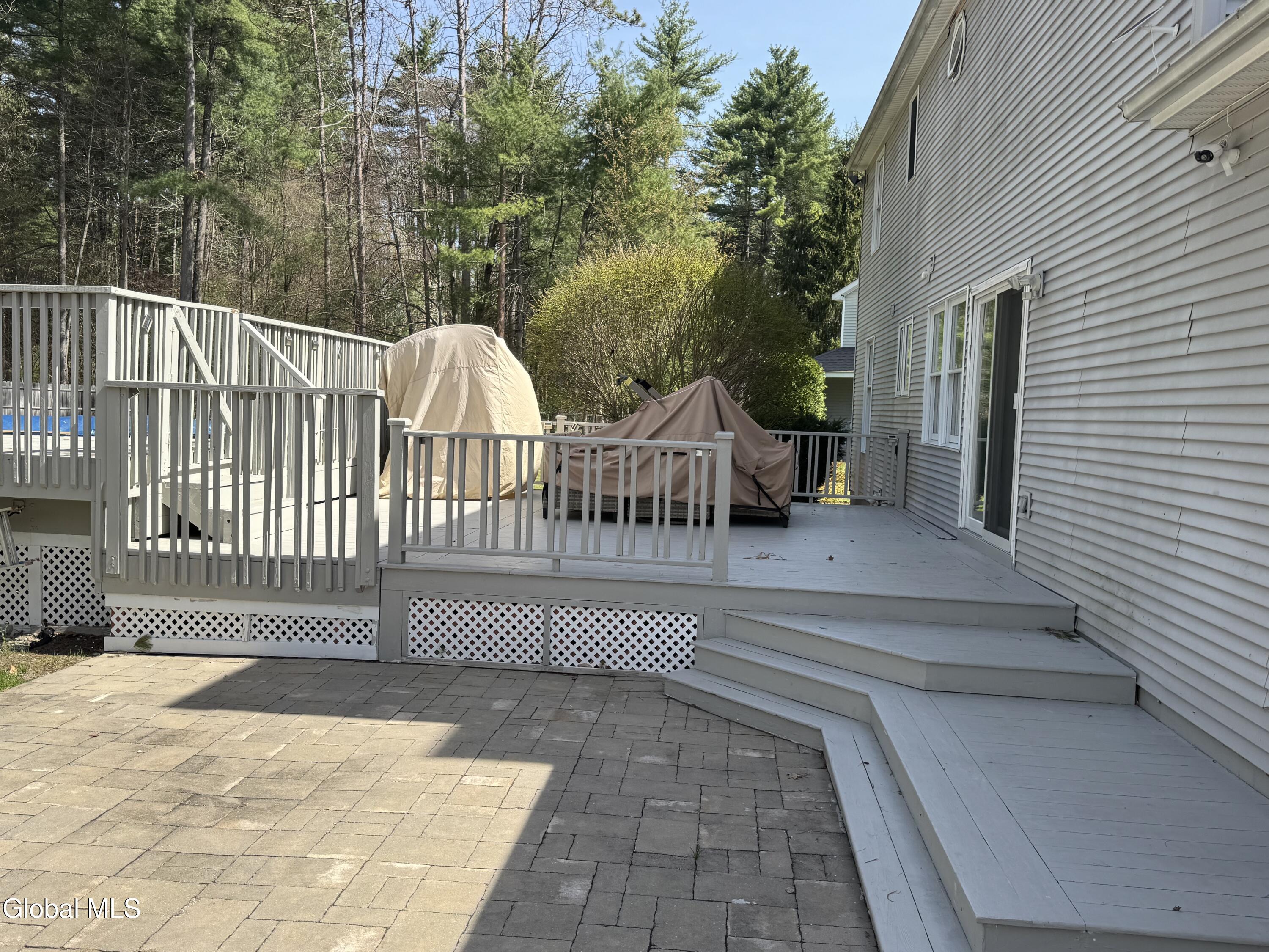 20 Queens Lane Queensbury NY 12804