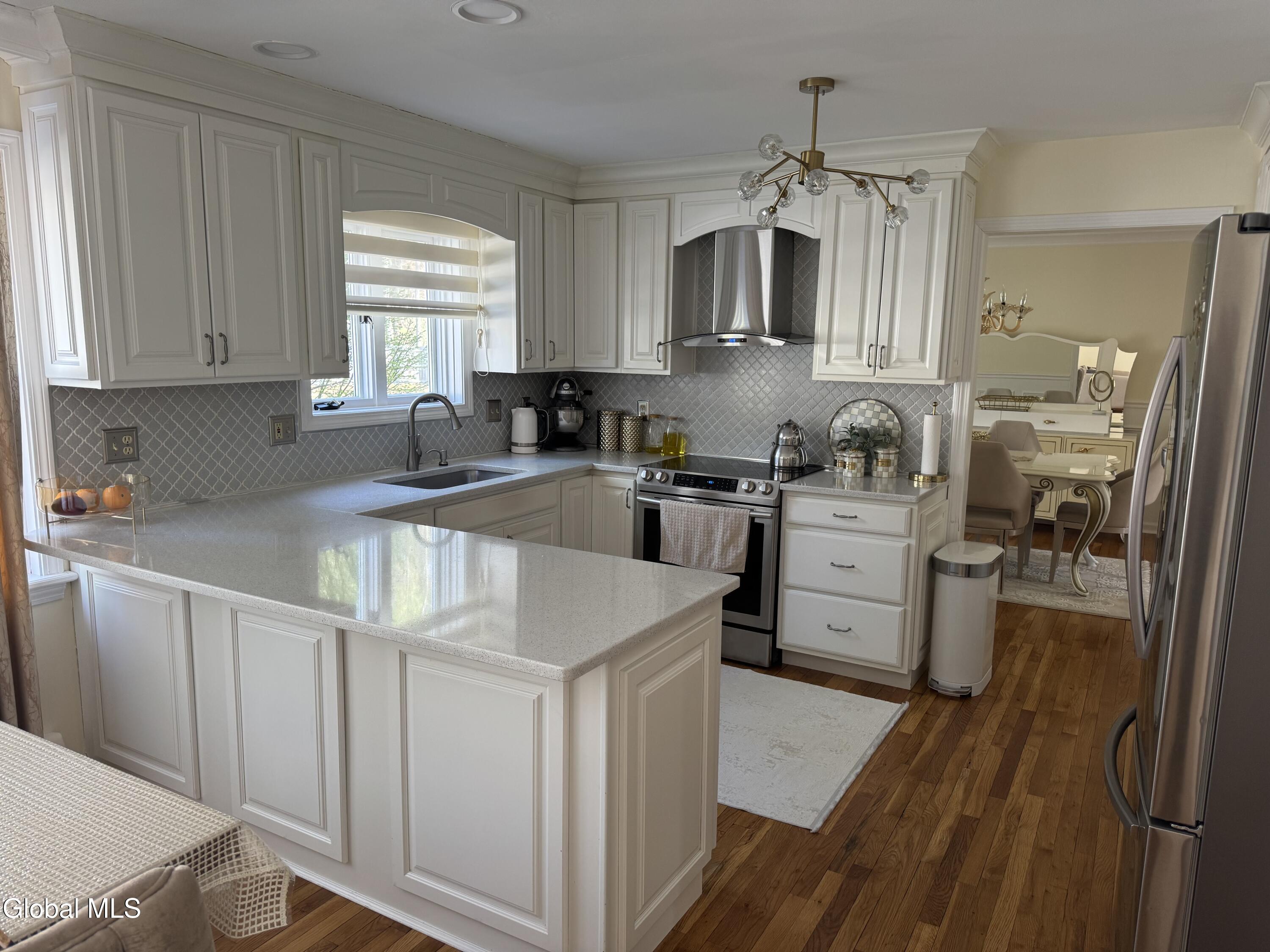 20 Queens Lane Queensbury NY 12804
