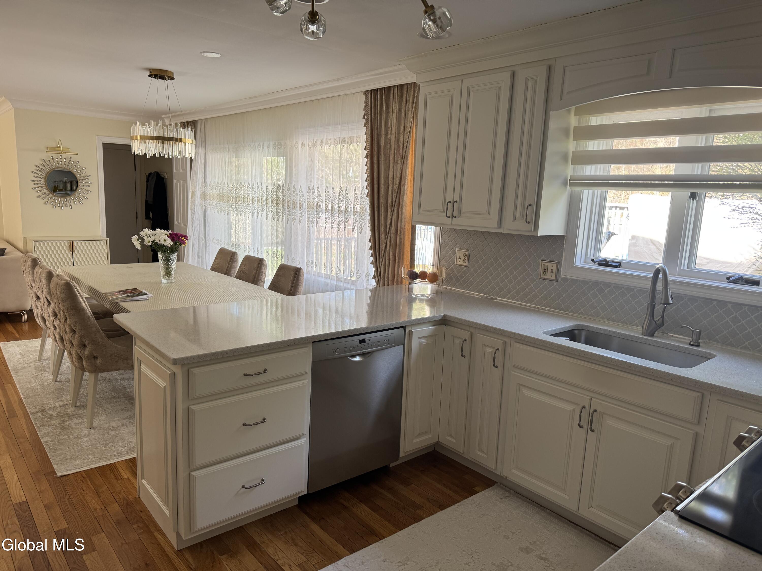 20 Queens Lane Queensbury NY 12804