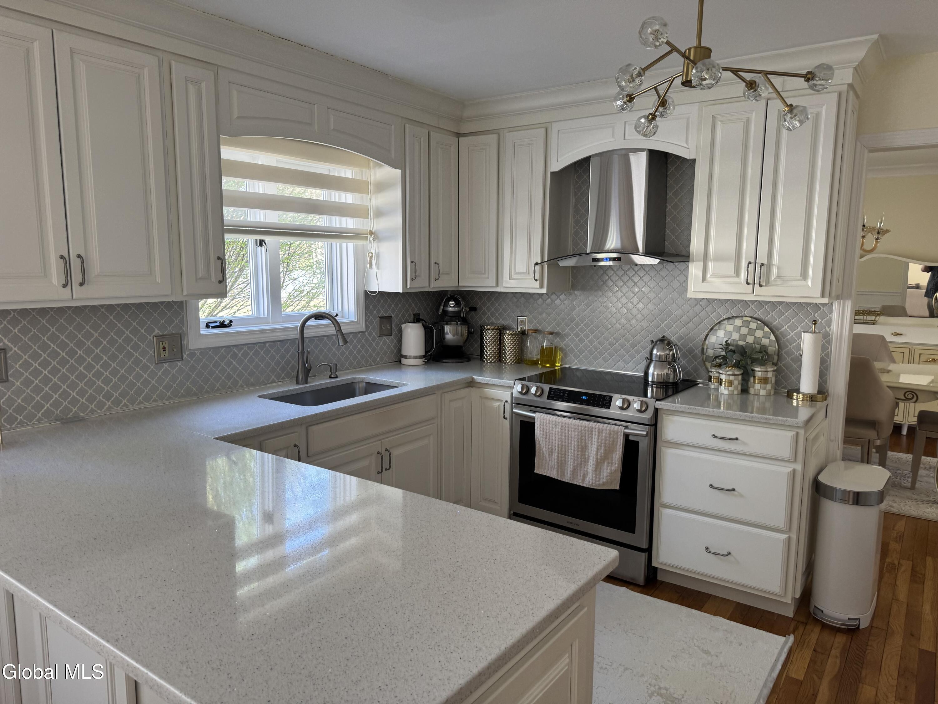 20 Queens Lane Queensbury NY 12804
