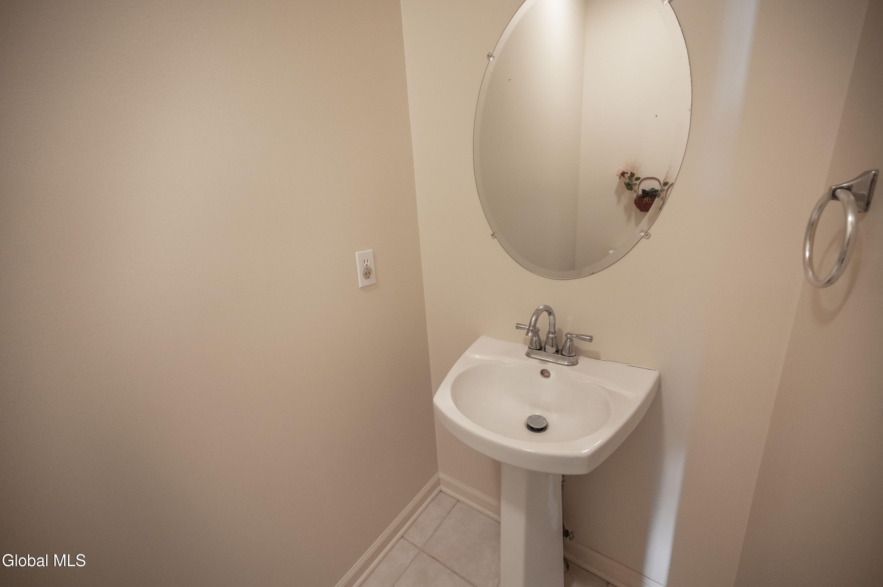 1912 Village Road Niskayuna NY 12309
