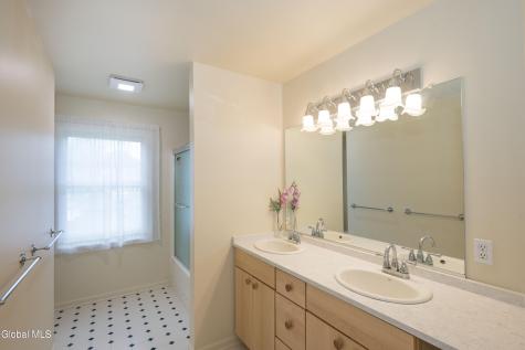 1912 Village Road Niskayuna NY 12309