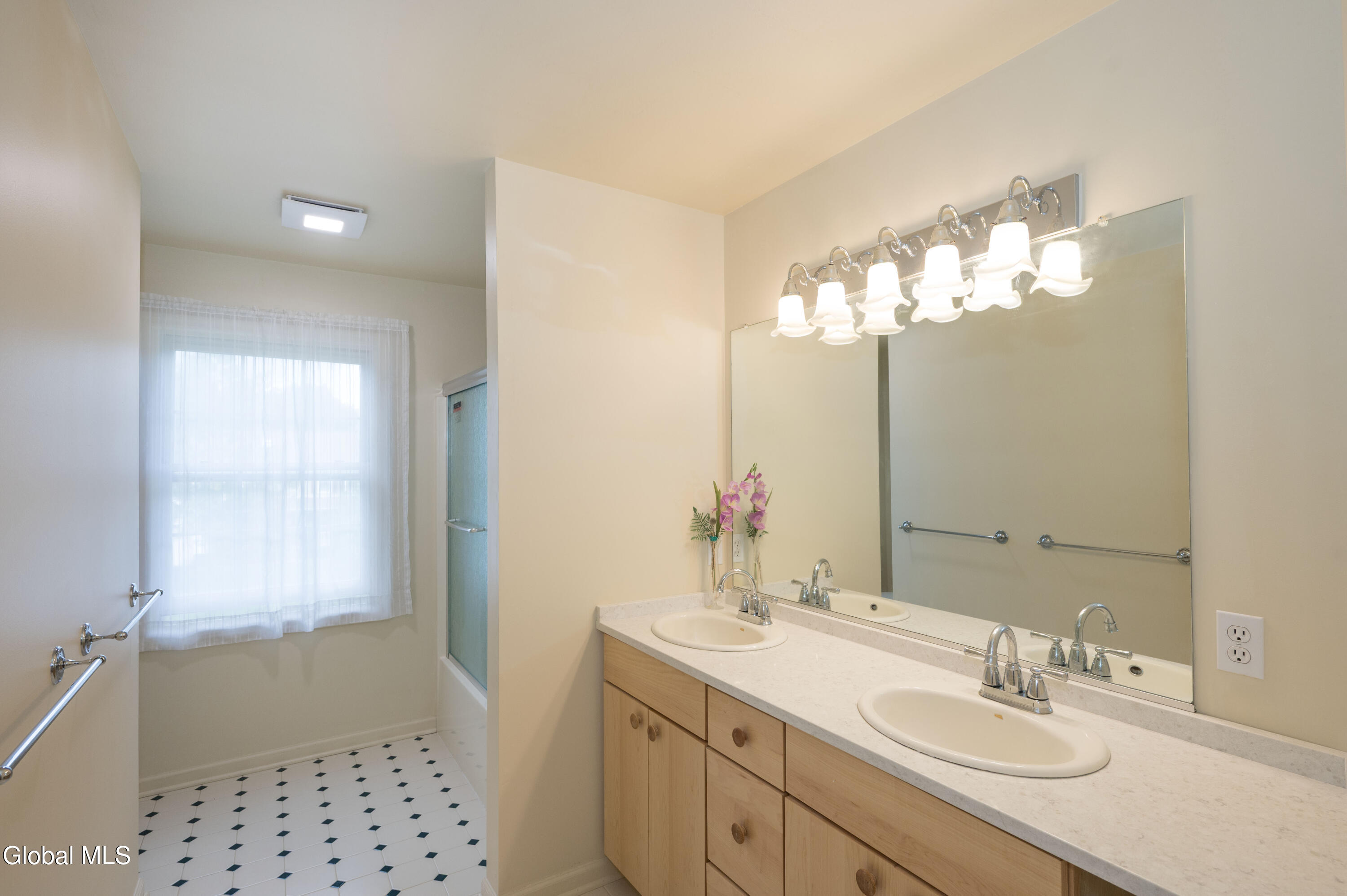 1912 Village Road Niskayuna NY 12309