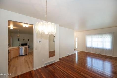 1912 Village Road Niskayuna NY 12309