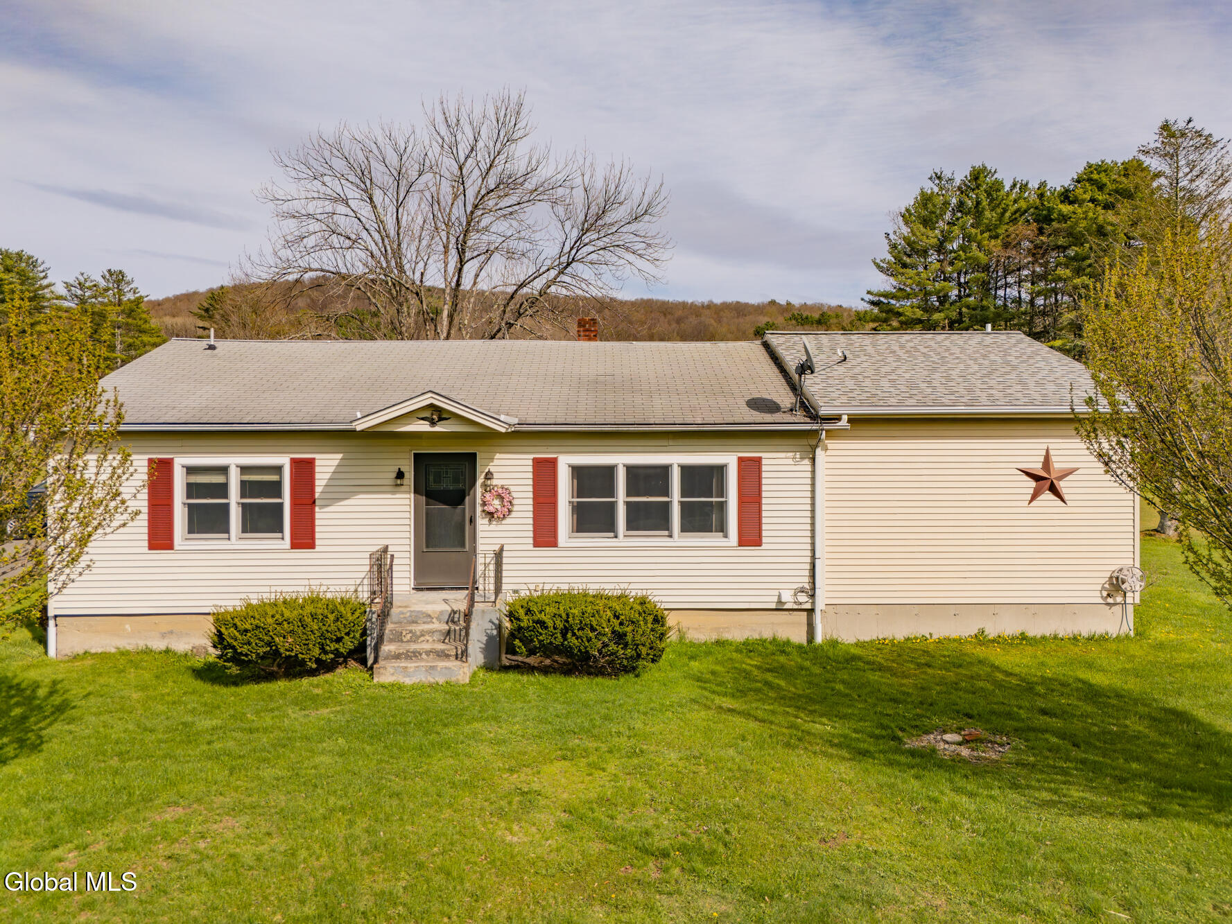 15548 State Route 22 Stephentown NY 12168