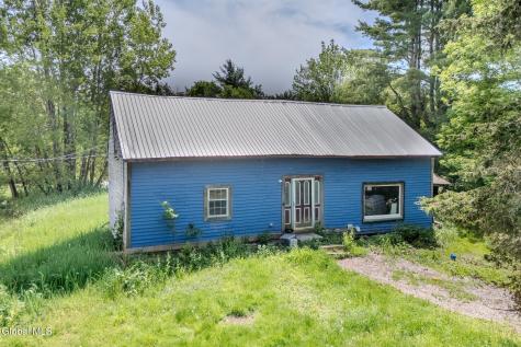 328 North Road Averill Park NY 12018