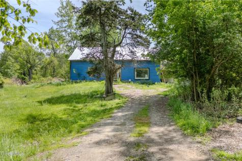 328 North Road Averill Park NY 12018