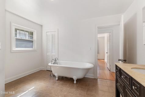 39 Hawthorne Avenue Albany NY 12203