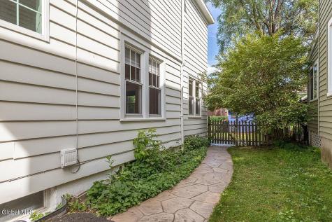 39 Hawthorne Avenue Albany NY 12203