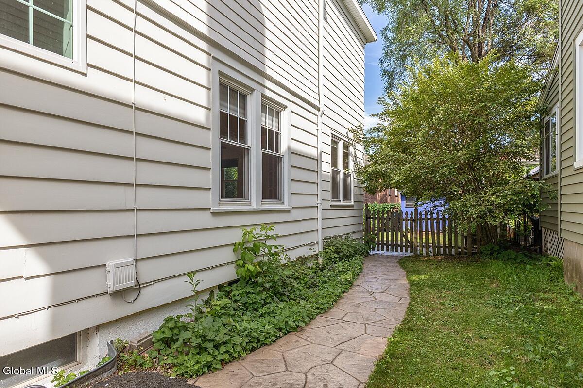39 Hawthorne Avenue Albany NY 12203