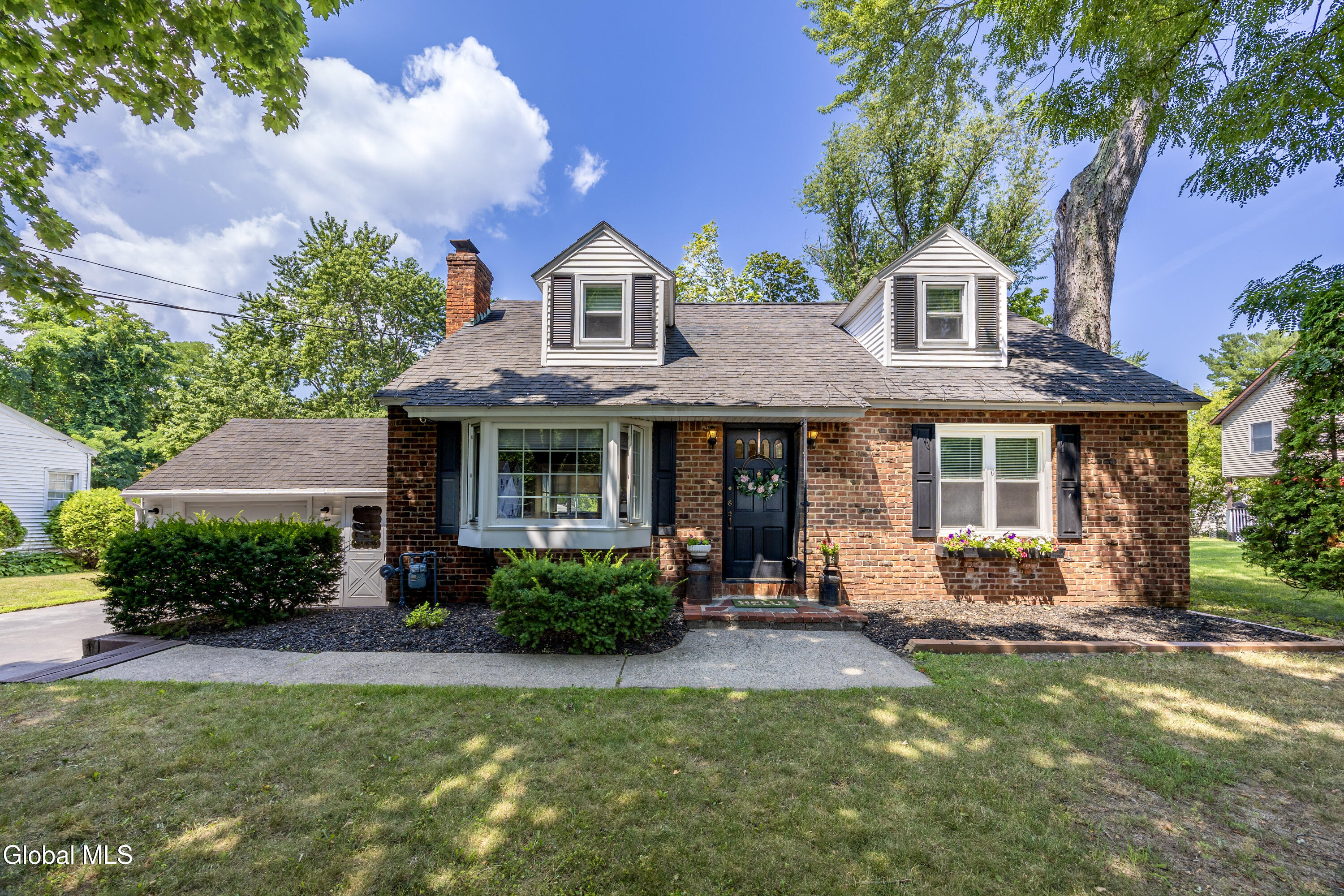 2 Arden Road Schenectady NY 12302