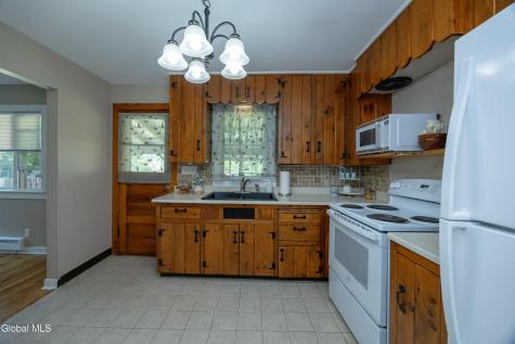 2 Arden Road Schenectady NY 12302