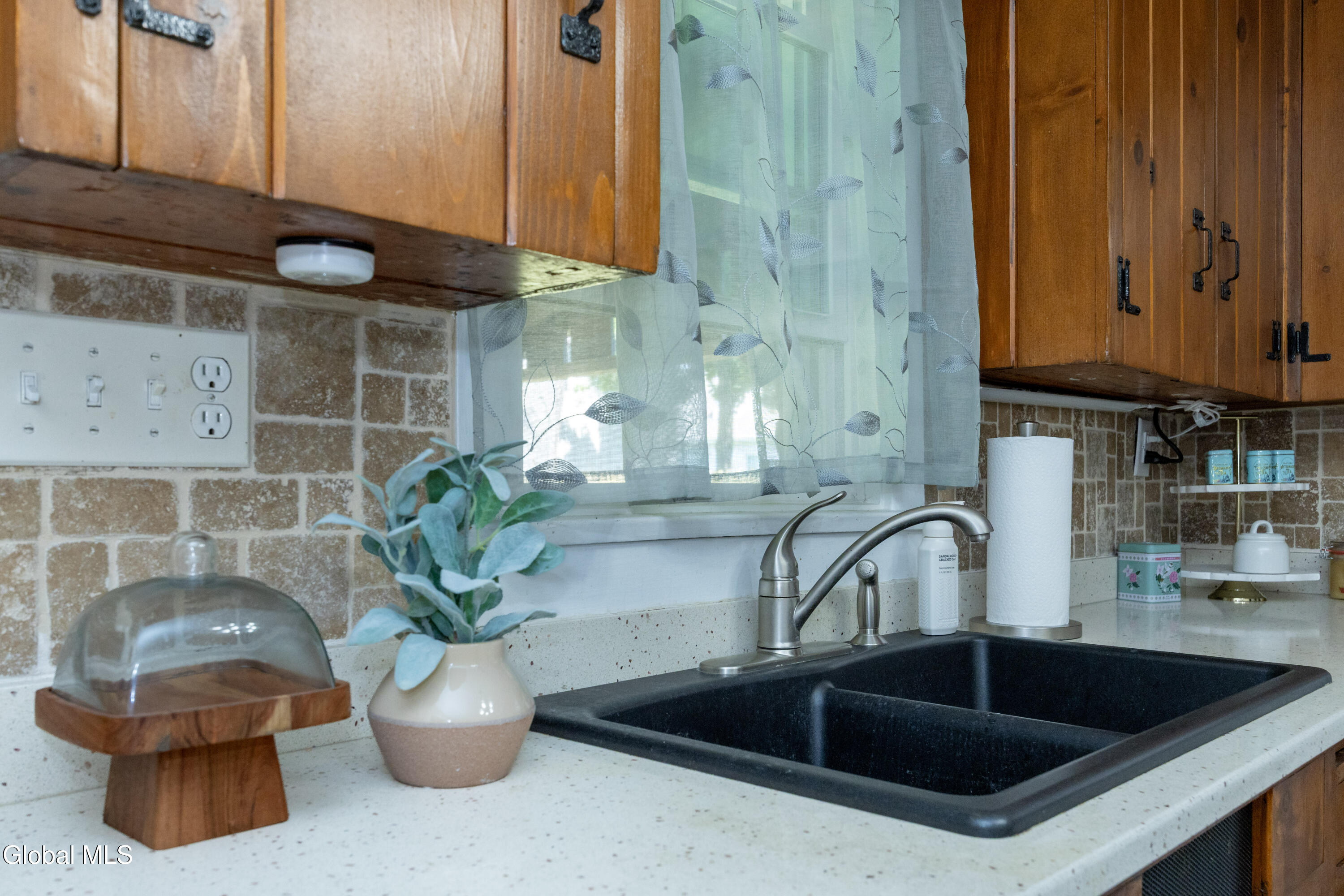 2 Arden Road Schenectady NY 12302