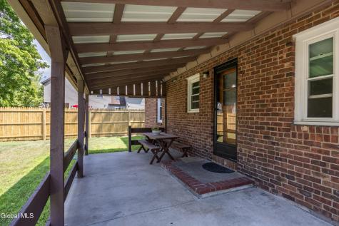 2 Arden Road Schenectady NY 12302