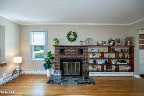 2 Arden Road Schenectady NY 12302