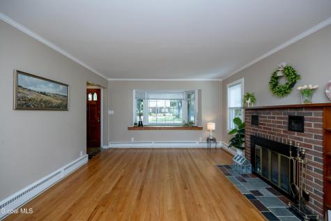 2 Arden Road Schenectady NY 12302