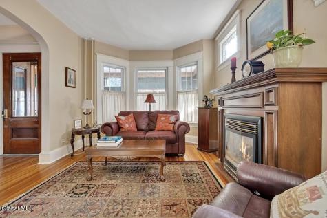 37 Academy Road Albany NY 12208