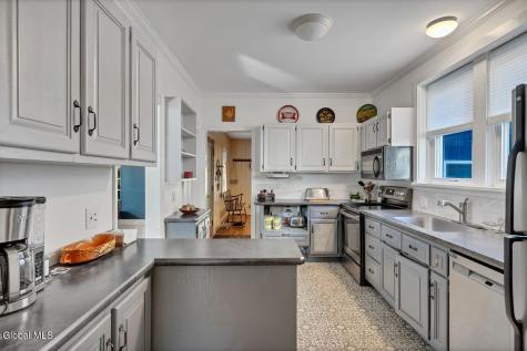 37 Academy Road Albany NY 12208