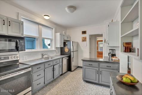 37 Academy Road Albany NY 12208