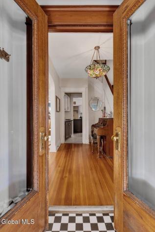 37 Academy Road Albany NY 12208