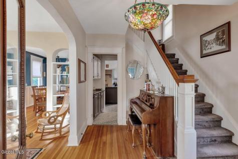 37 Academy Road Albany NY 12208